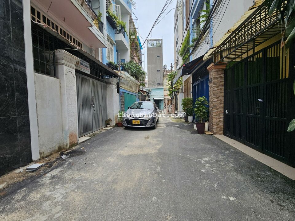 Nhà thuê nguyên căn 3 lầu Dương Quảng Hàm P5, DT 5x15m giá 15tr/tháng