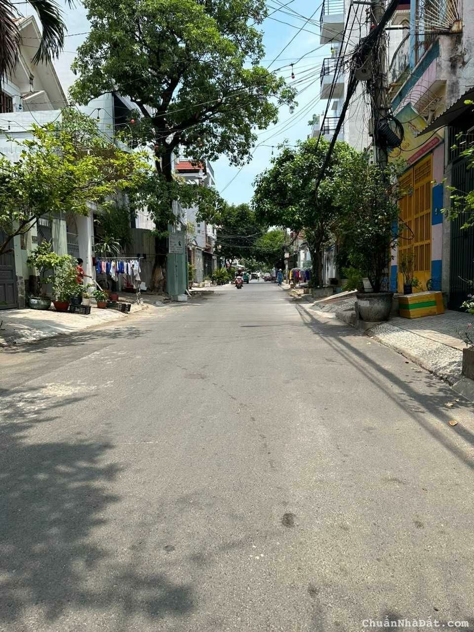 Bán nhà hẻm 32 Lê Thị Hồng P17, Dt 6x19m, 5 lầu thang máy. Giá chỉ 17,8 tỷ