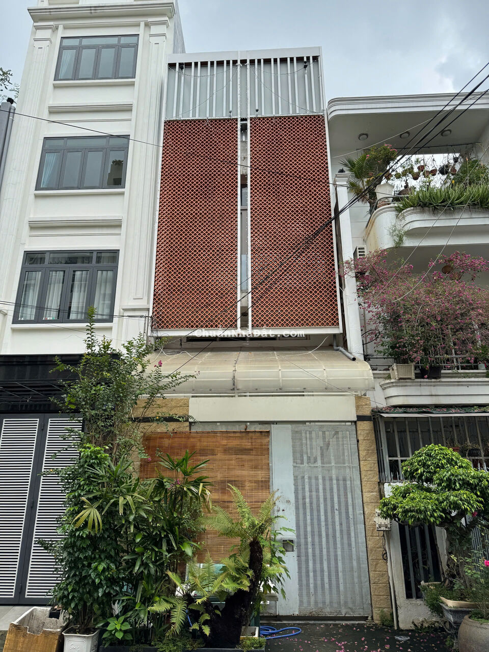 Bán nhà 416/39/8 Dương Quảng Hàm P5, DT 4x16m, 1 trệt lửng 2 lầu. Giá chỉ 8,2 tỷ Bán nhà 416/39/8 Dương Quảng Hàm P5, DT 4x16m, 1 trệt lửng 2 lầu. Giá chỉ 8,2 tỷ