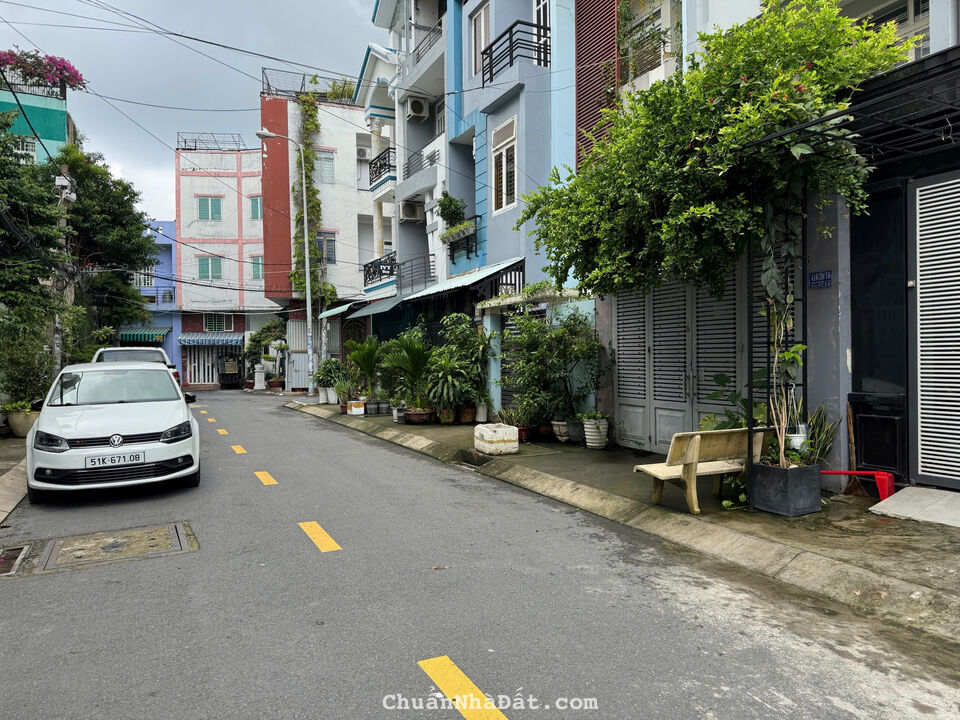 Bán nhà 416/39/8 Dương Quảng Hàm P5, DT 4x16m, 1 trệt lửng 2 lầu. Giá chỉ 8,2 tỷ Bán nhà 416/39/8 Dương Quảng Hàm P5, DT 4x16m, 1 trệt lửng 2 lầu. Giá chỉ 8,2 tỷ