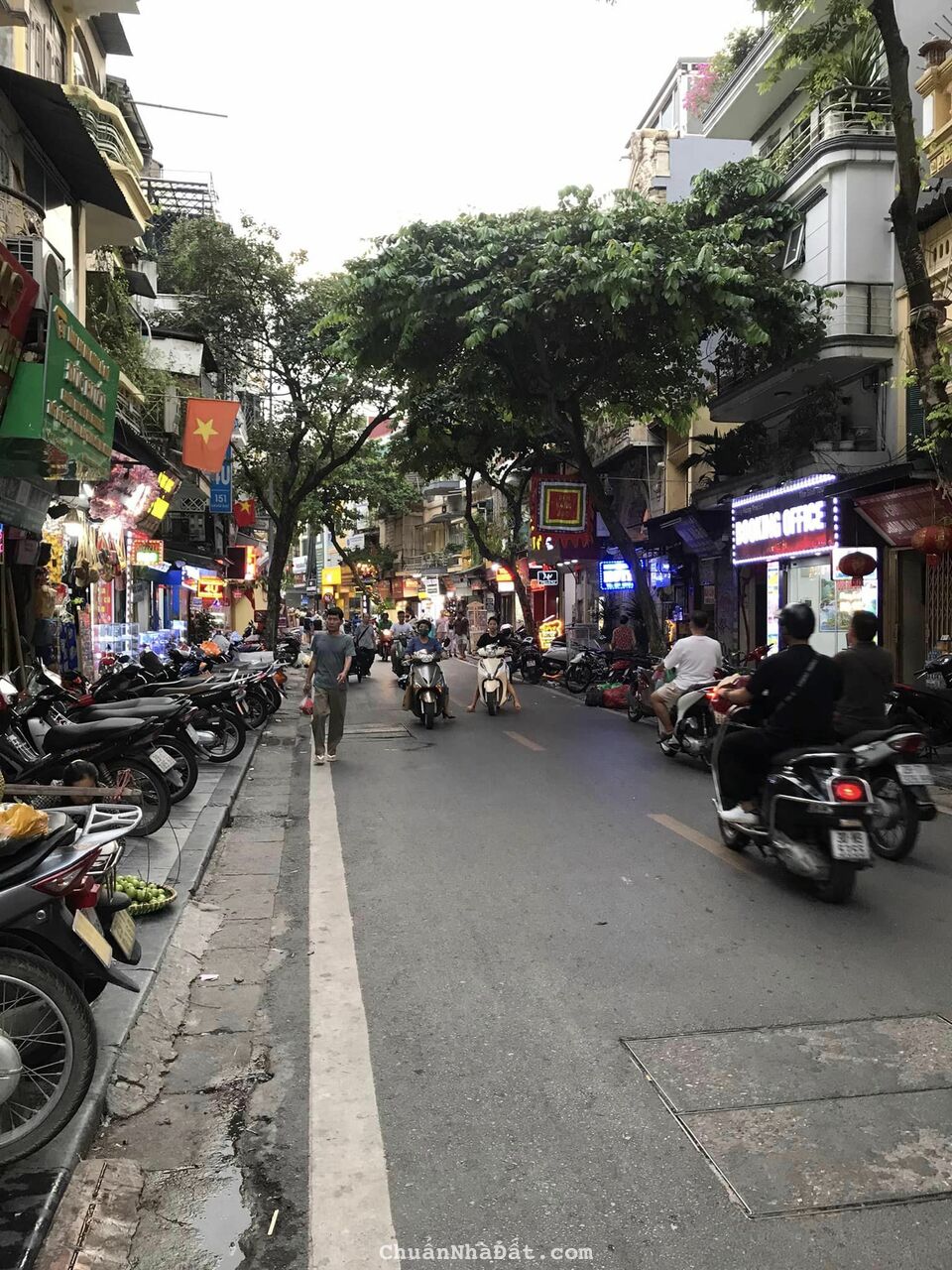 Bán nhà 3 tầng, Hàng Bạc, Hoàn Kiếm, DT220m2, MT7.0m, 136 tỷ Bán nhà 3 tầng, Hàng Bạc, Hoàn Kiếm, DT220m2, MT7.0m, 136 tỷ