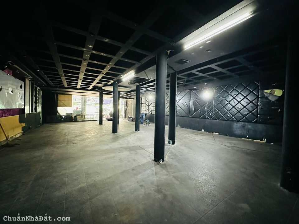 Cho Thuê mặt bằng 10x20m Mặt Tiền đường ĐỒNG NAI, Quận 10 Hiếm!