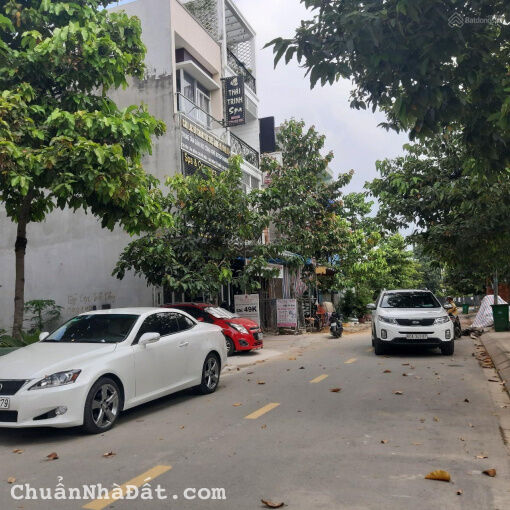 Bán đất Quận 6 chính chủ giá rẻ cực đẹp ngay Song Hành, P10,Q.6.Diện tích 90m2 giá 2,4tỷ