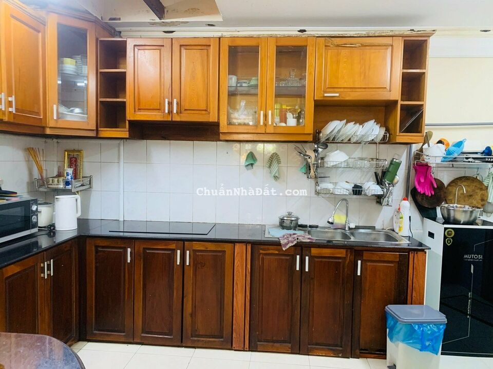 Bán nhà xây dựng kiên cố hẻm xe hơi đường Tôn Đản,Phường 15,quận 4 gần UBND