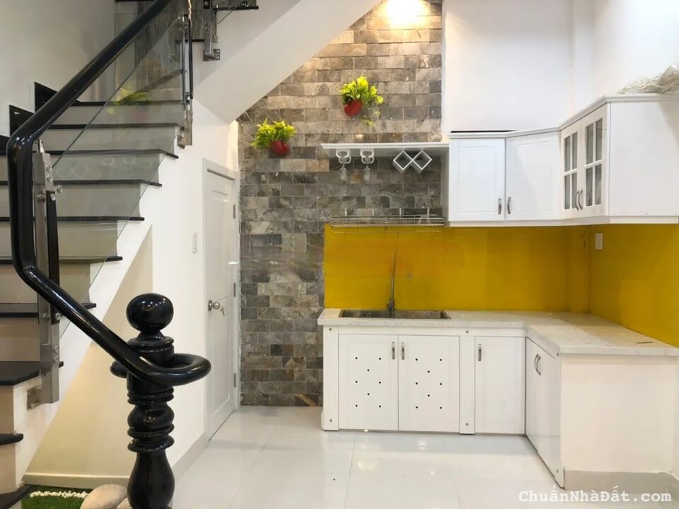 Siêu phẩm nhà đẹp  42,5m2 giá 2tỷ760tr hẻm xe hơi mặt tiền Đất Thánh, Phường 6, quận Tân Bình