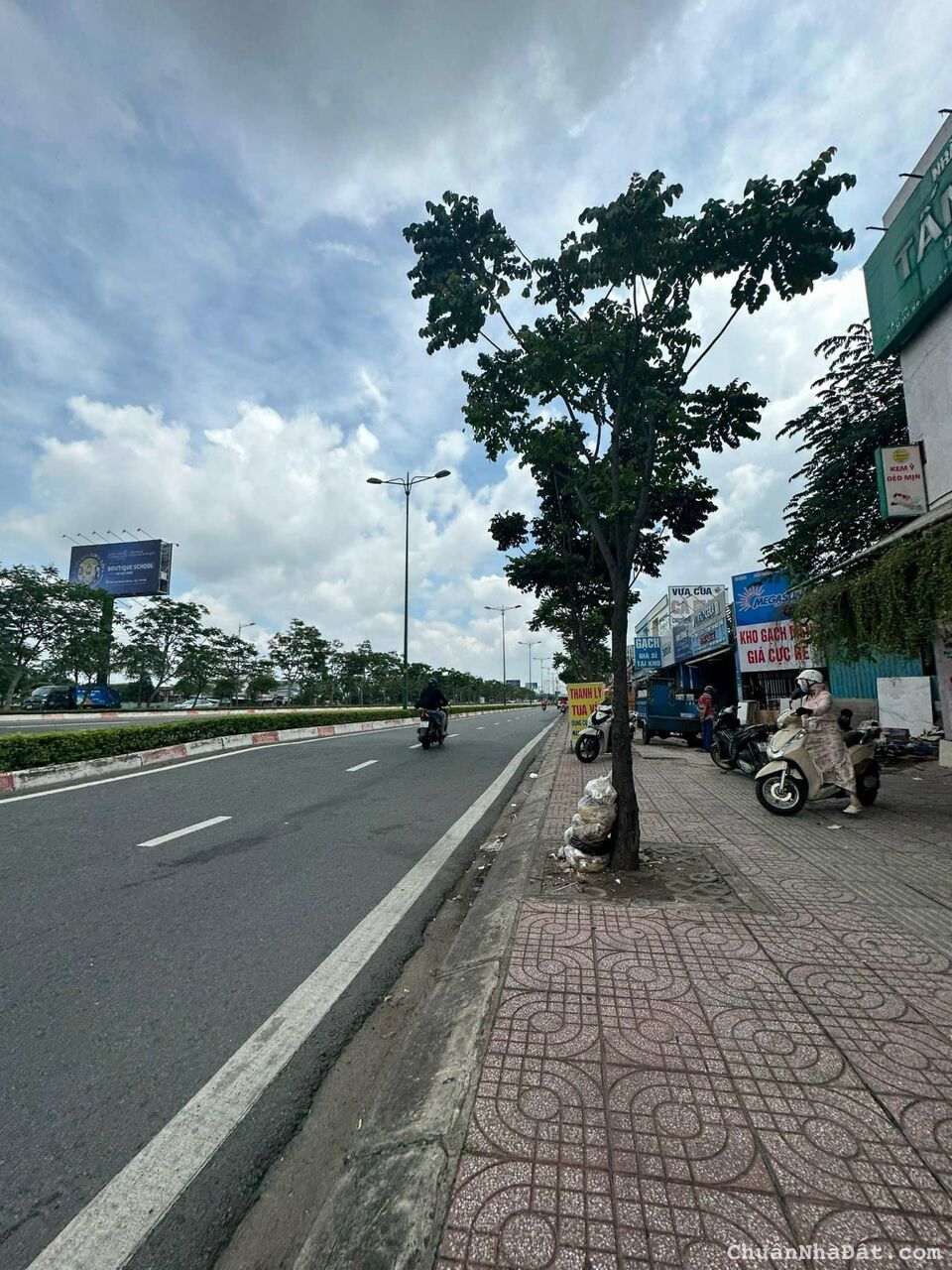 Bán lô đất 2 mặt tiền đường Phạm Văn Đồng, Kha Vạn Cân, Thủ Đức(5.5mx20m) 23.5 tỷ không lộ giới