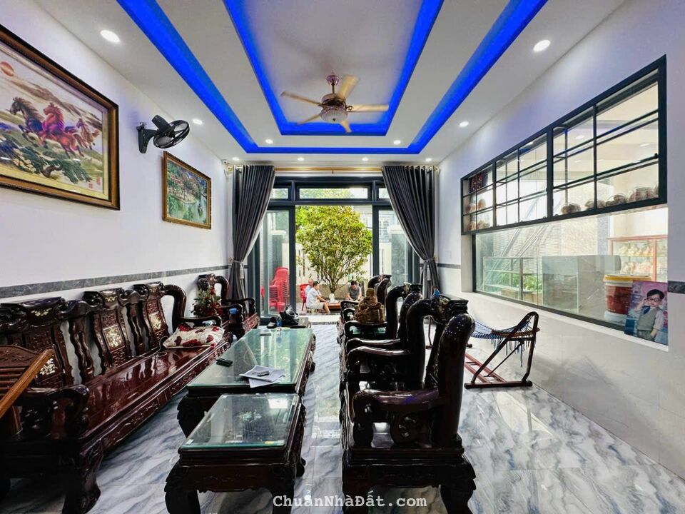 Bán gấp biệt thự phố có thang Máy 9x22m.Đúc 3 tấm,đường 10m .hiệp Thành.Q12