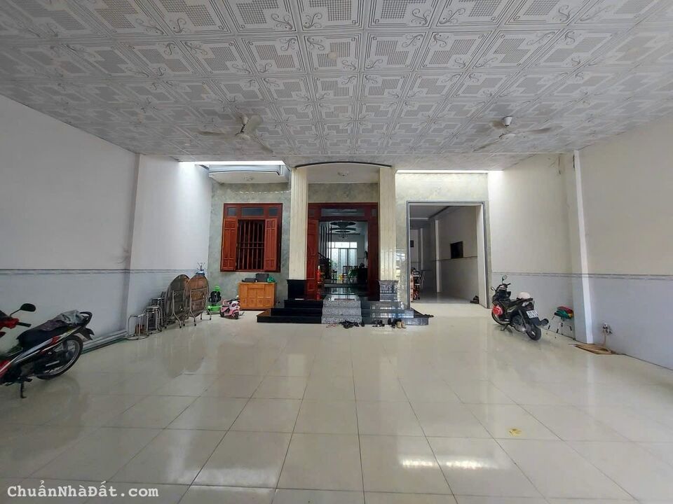 Cho thuê nhà 10x27m.đúc 3 lầu Mặt Tiền đường Nguyễn Ảnh Thủ,phường Hiệp Thành.Q12