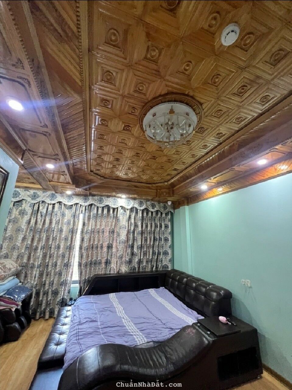 BÁN NHÀ TẠI CỰ KHỐI, DT 65M2 X 5 TẦNG, DÂN XÂY, 6 PHÒNG, THANG MÁY, GARA, NỘI THẤT ĐẦY ĐỦ