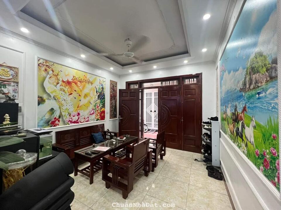 BÁN NHÀ CỔ LINH, DÂN XÂY, DT 40M2 X 4 TẦNG, MT 3,8M. NỘI THẤT ĐẦY ĐỦ. GIÁ 3,85 TỶ