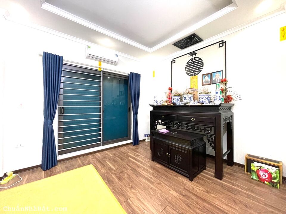 BÁN GẤP NHÀ DÂN XÂY TƯ ĐÌNH, LONG BIÊN DT 36M2 x 4 TẦNG, Ô TÔ GẦN. GIÁ CHỈ 3,66 TỶ.