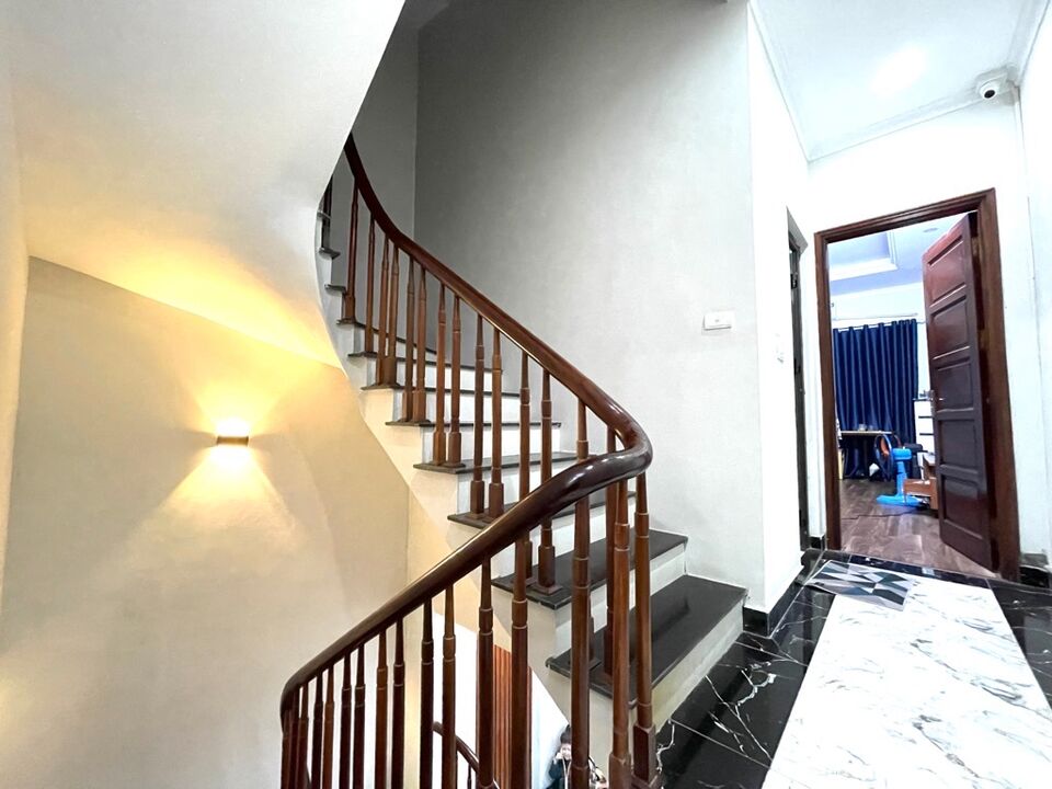 BÁN GẤP NHÀ DÂN XÂY TƯ ĐÌNH, LONG BIÊN DT 36M2 x 4 TẦNG, Ô TÔ GẦN. GIÁ CHỈ 3,66 TỶ.