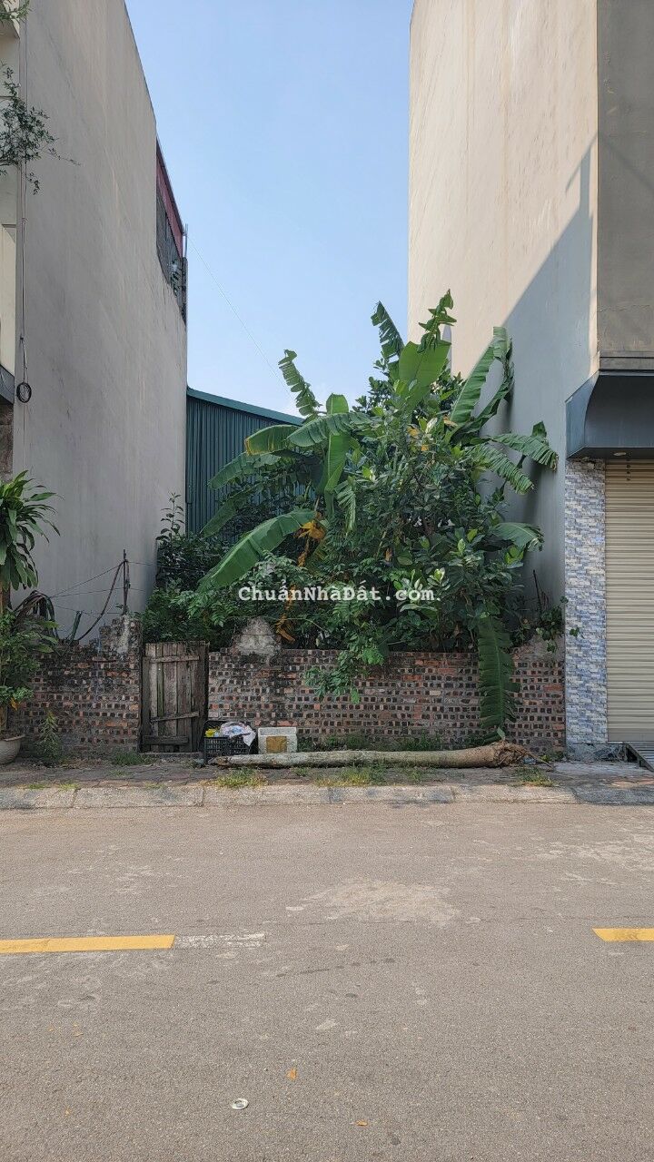 BÁN ĐẤT ĐẤU GIÁ TẠI CỰ KHỐI, DT 65M2, MT 5,5M. ĐƯỜNG VỈA HÈ. GIÁ CHỈ 5,8 TỶ. BÁN ĐẤT ĐẤU GIÁ TẠI CỰ KHỐI, DT 65M2, MT 5,5M. ĐƯỜNG VỈA HÈ. GIÁ CHỈ 5,8 TỶ.