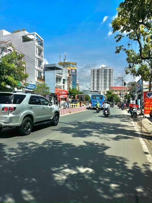 BÁN NHÀ MẶT TIỀN ĐƯỜNG HUỲNH TẤN PHÁT, TRUNG TÂM QUẬN 7,DT 152 MÉT, GIÁ 24 TỶ TL