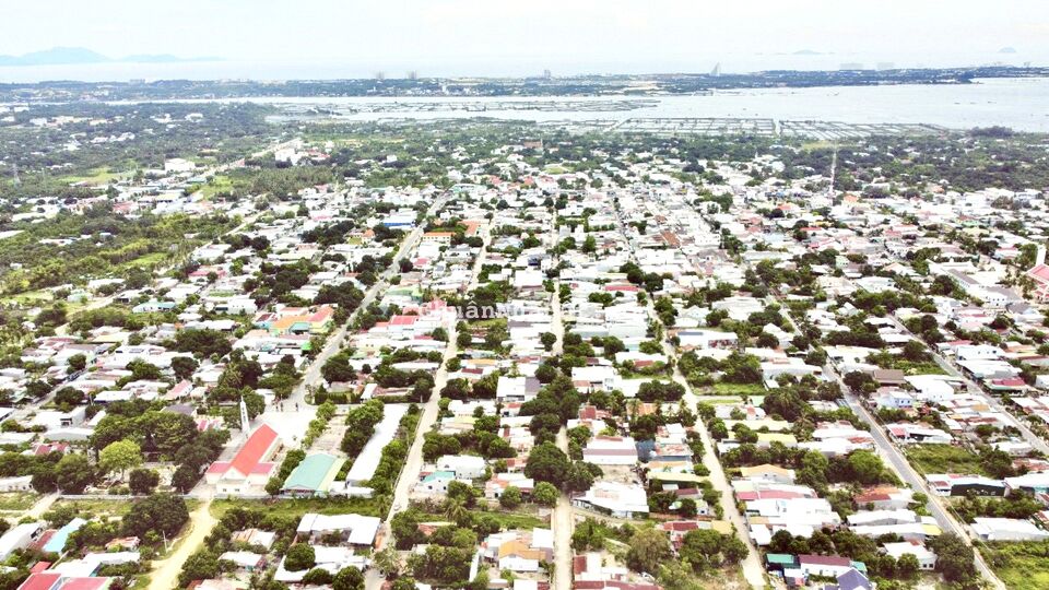 ĐẤT TRUNG TÂM BÀN CỜ THỊ TRẤN CAM ĐỨC.!