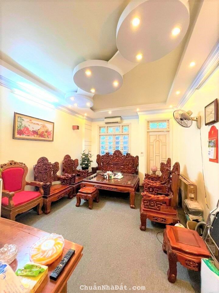 Nhà Huỳnh Thúc Kháng. DT 51m2, 4T, mặt tiền 4m, ô tô tránh, 2 thoáng, giá 10,3 tỷ