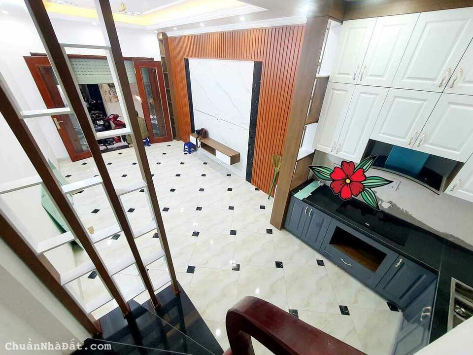 Bán nhà ngõ Bạch Mai, HBT - Nhà mới tinh - Đẹp, hiện đại  - 33m2 x  giá chỉ 3.95 tỷ