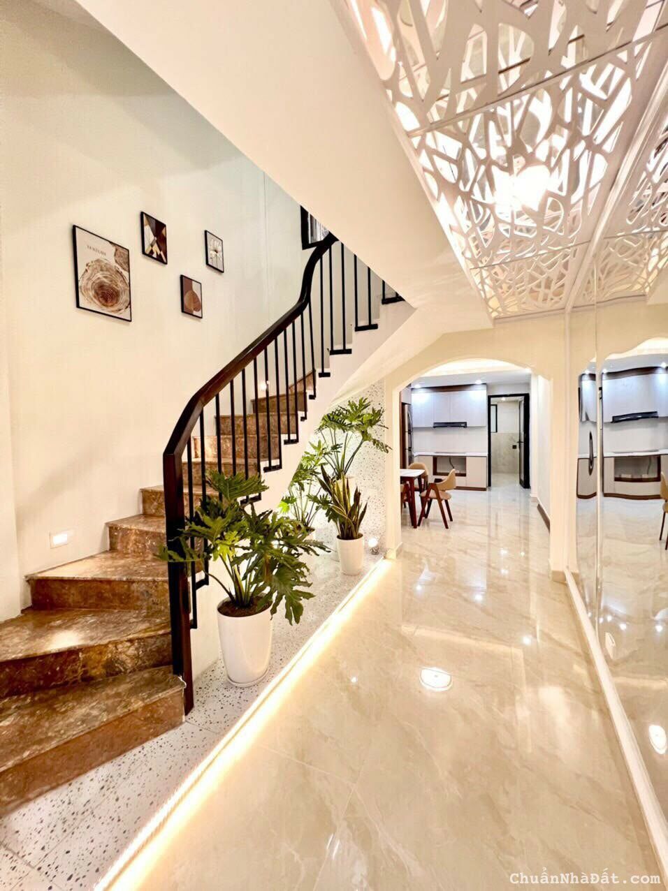 Bán nhà ngõ 856 Minh Khai- Full nội thất cao cấp - 15p ra phố - 72m2 4T giá chỉ 7.28 tỷ