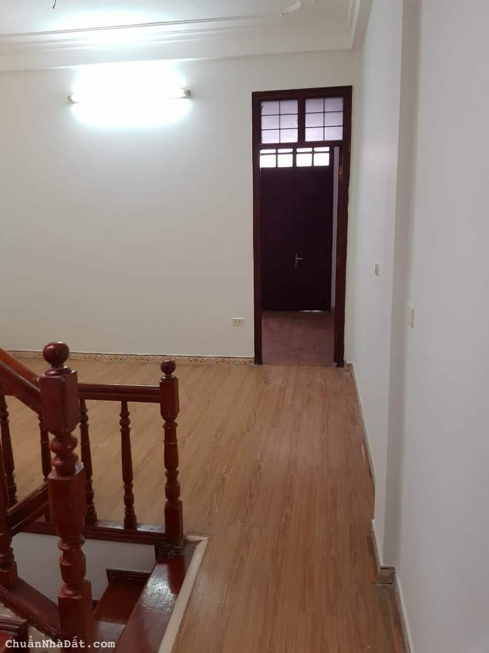 bán nhà phố Phố Pháo Đài Láng, phân lô - ô tô tránh - kinh doanh - ngõ thông - gần phố 