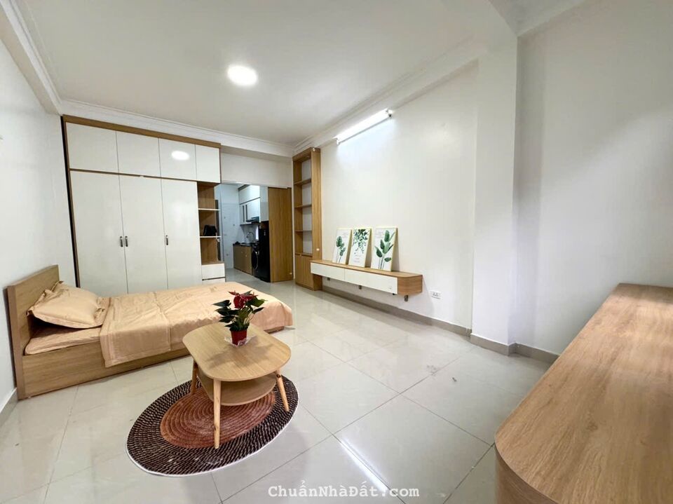 Chính chủ cần bán căn CCMN Cầu Giấy - lô góc - dòng tiền 95 triệu/tháng