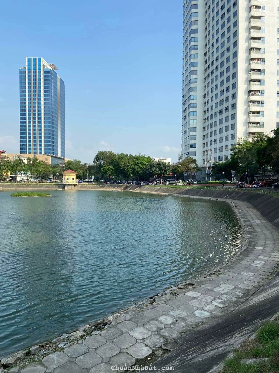 Bán gấp nhà Phố Phạm Huy Thông, Ba Đình 60m2 5 tầng MT 4,3m Ô tô, Thang máy, Gần hồ 10.8 tỷ