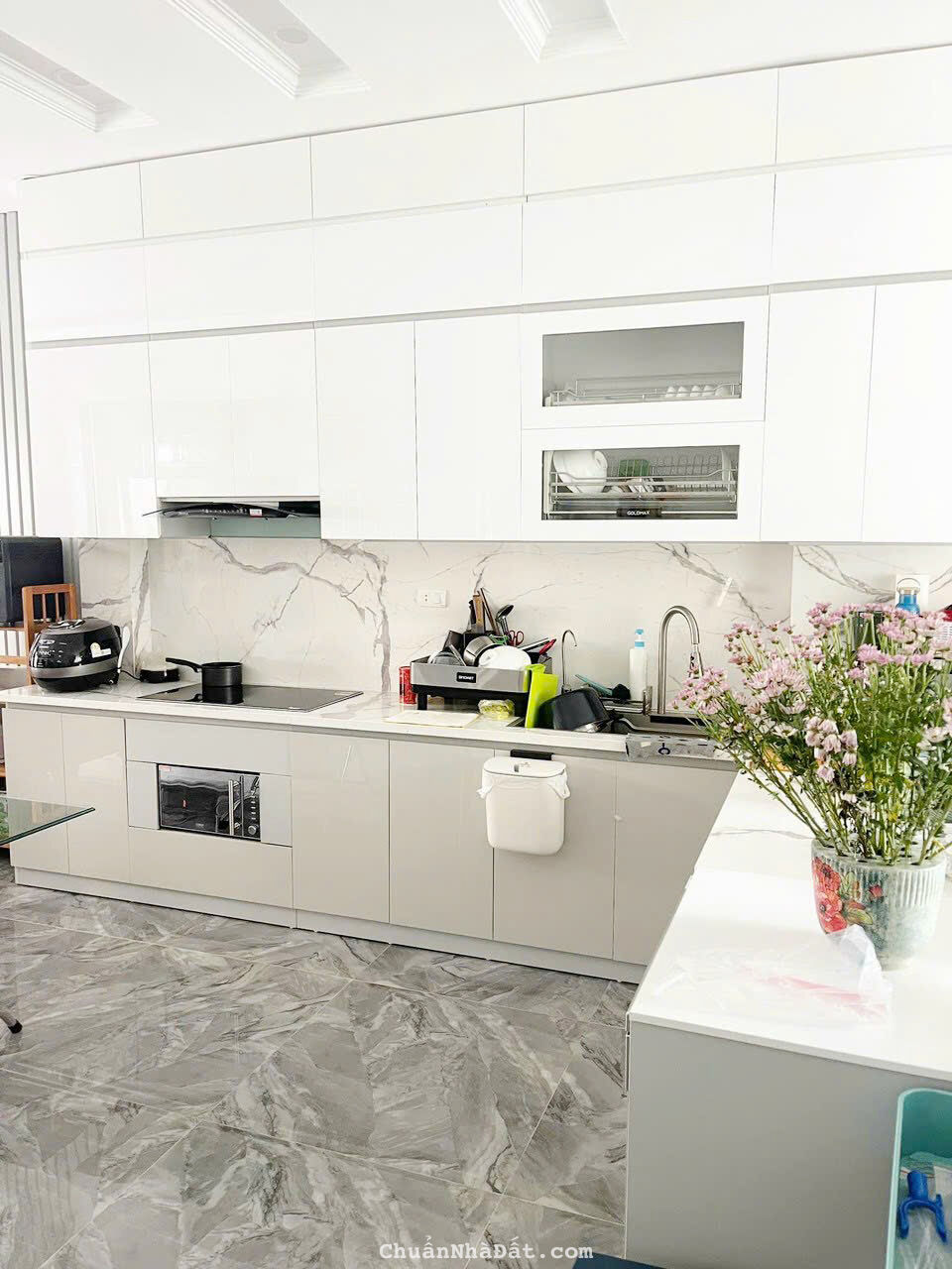 Bán gấp nhà Pháo Đài Láng, Đống Đa 45m2 5 tầng MT4,1m Ô tô, Kinh doanh, Gần Phố 10.2 tỷ 