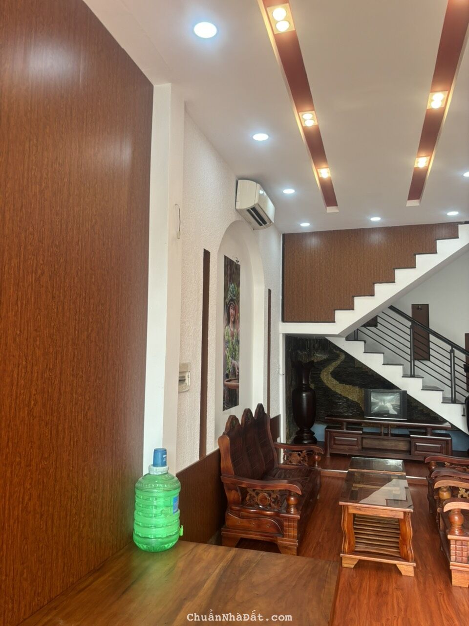 Bán nhà 3 tầng đường Phạm hùng 315m2 sàn. Vị trí kinh doanh buôn bán sầm uất, nhà giá rẻ