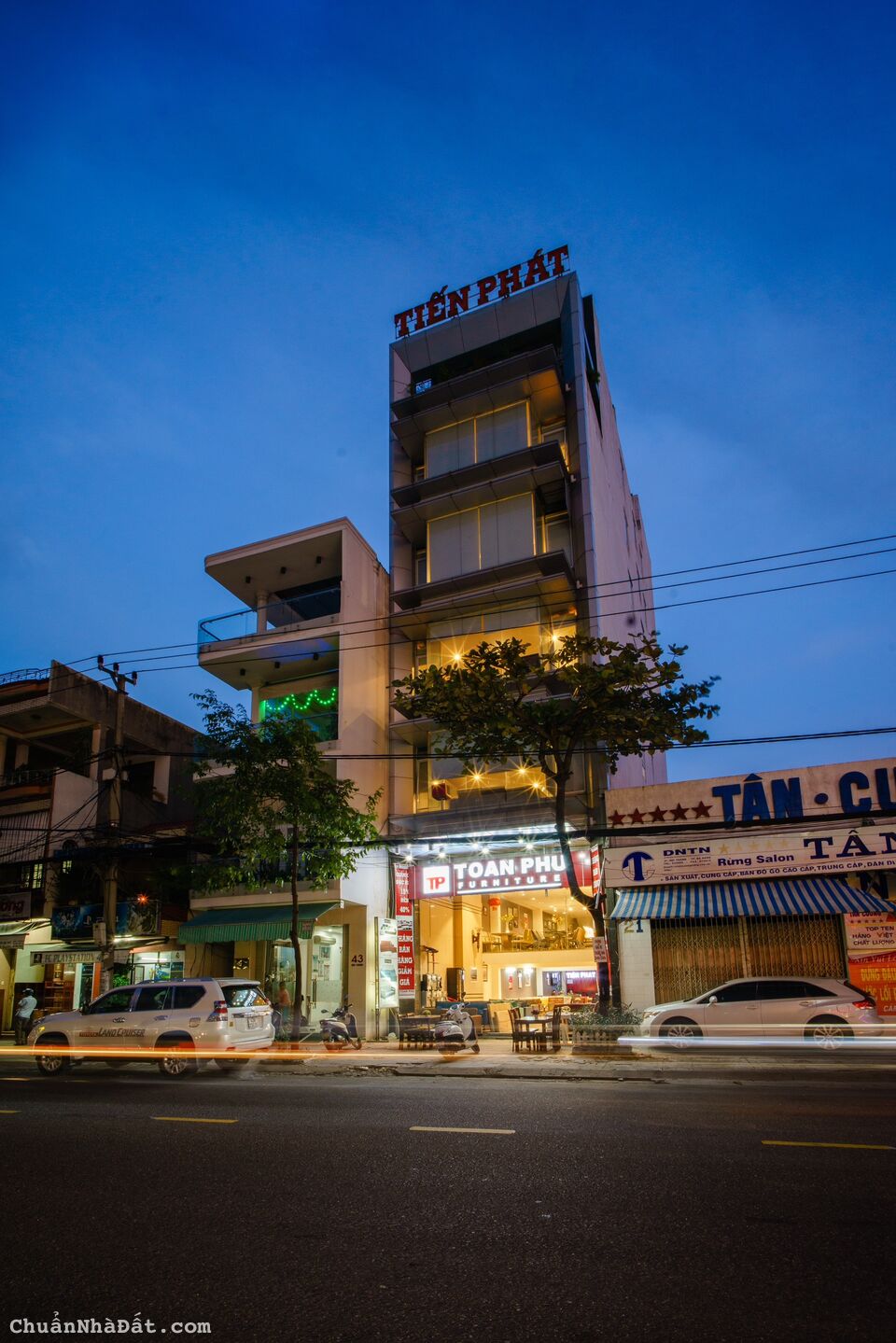 Bán tòa căn hộ 8 tầng cho thuê 90 triệu/tháng đường Hoàng Bích Sơn, gần công viên Biển Đông