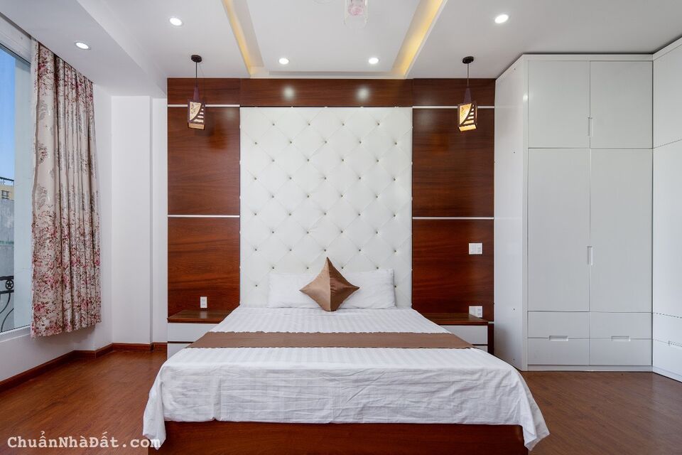 Bán gấp nhà 7 tầng MT Trần Hưng Đạo, vị trí vàng, kinh doanh siêu lợi nhuận