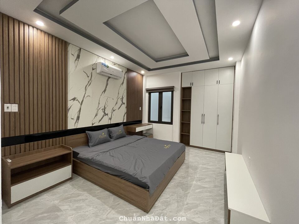 Bán 750m2 đất mặt tiền đường Phạm Văn Đồng, P. Vĩnh Hòa, TP Nha Trang