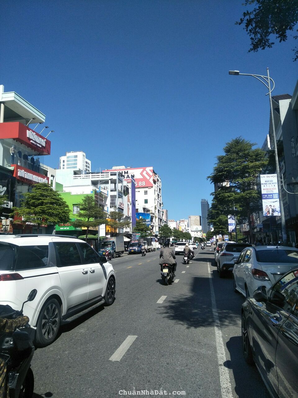 Cho thuê nhà mặt tiền đường Lê Duẩn với bề ngang 4.8m giá thuê cực kỳ ưu đãi