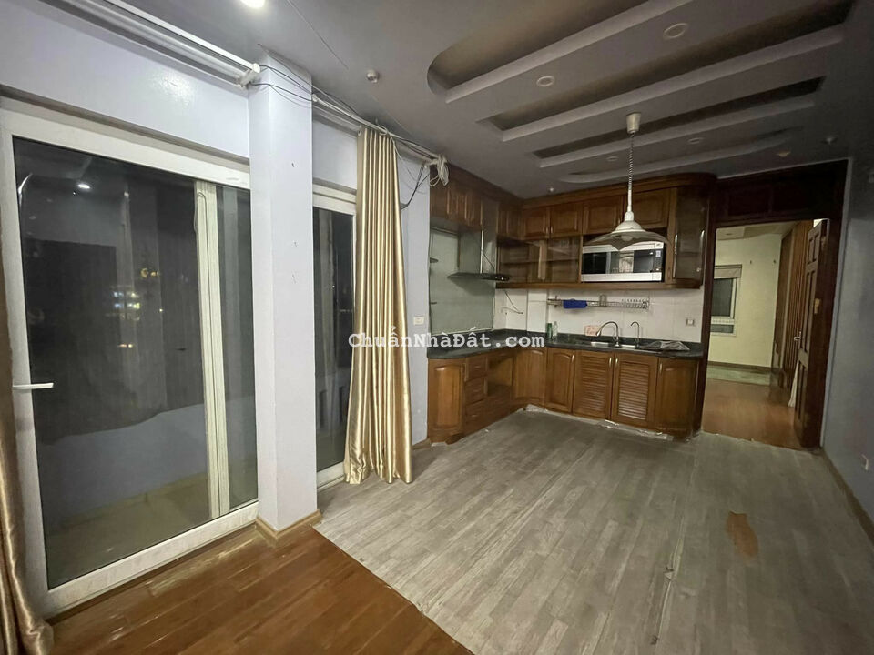 Cho thuê nhà nguyên căn ở Hoàng Quốc Việt Cầu Giấy Hà Nội