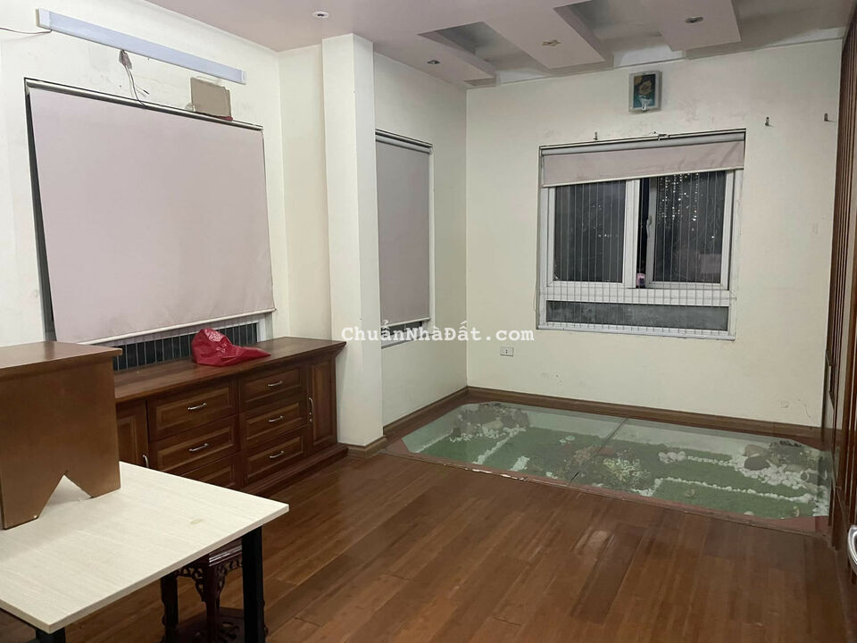 Cho thuê nhà nguyên căn ở Hoàng Quốc Việt Cầu Giấy Hà Nội