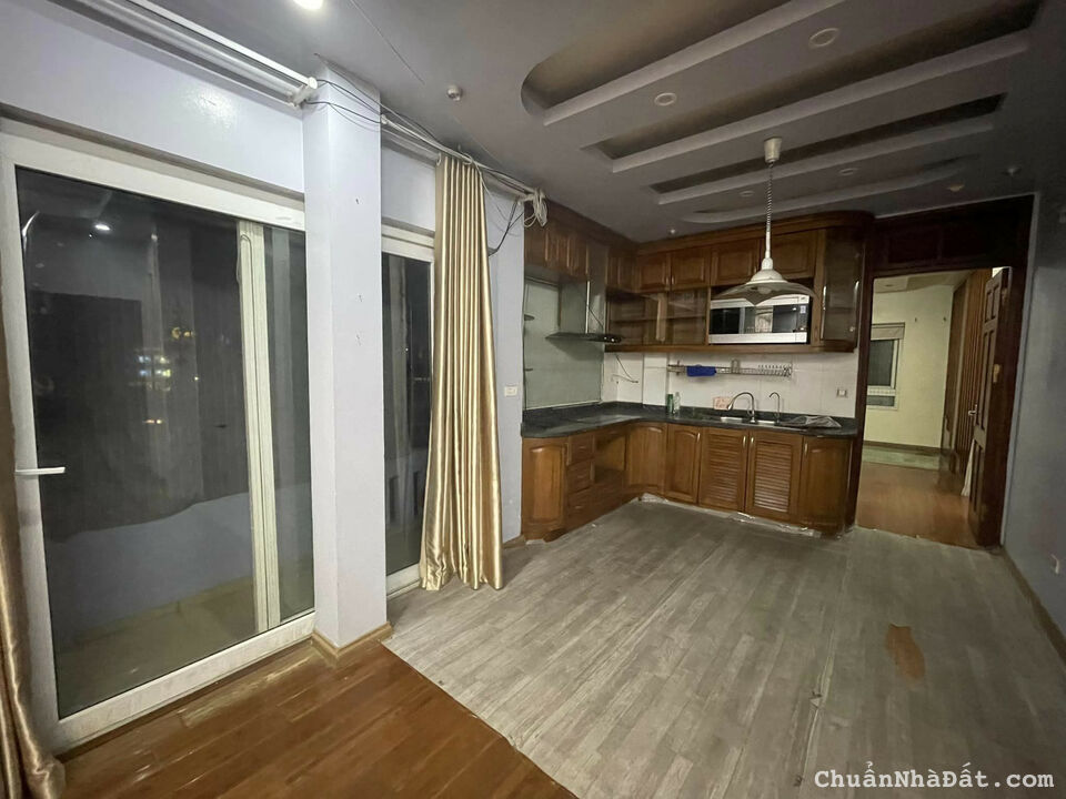 Cho thuê nhà nguyên căn ở Hoàng Quốc Việt Cầu Giấy Hà Nội