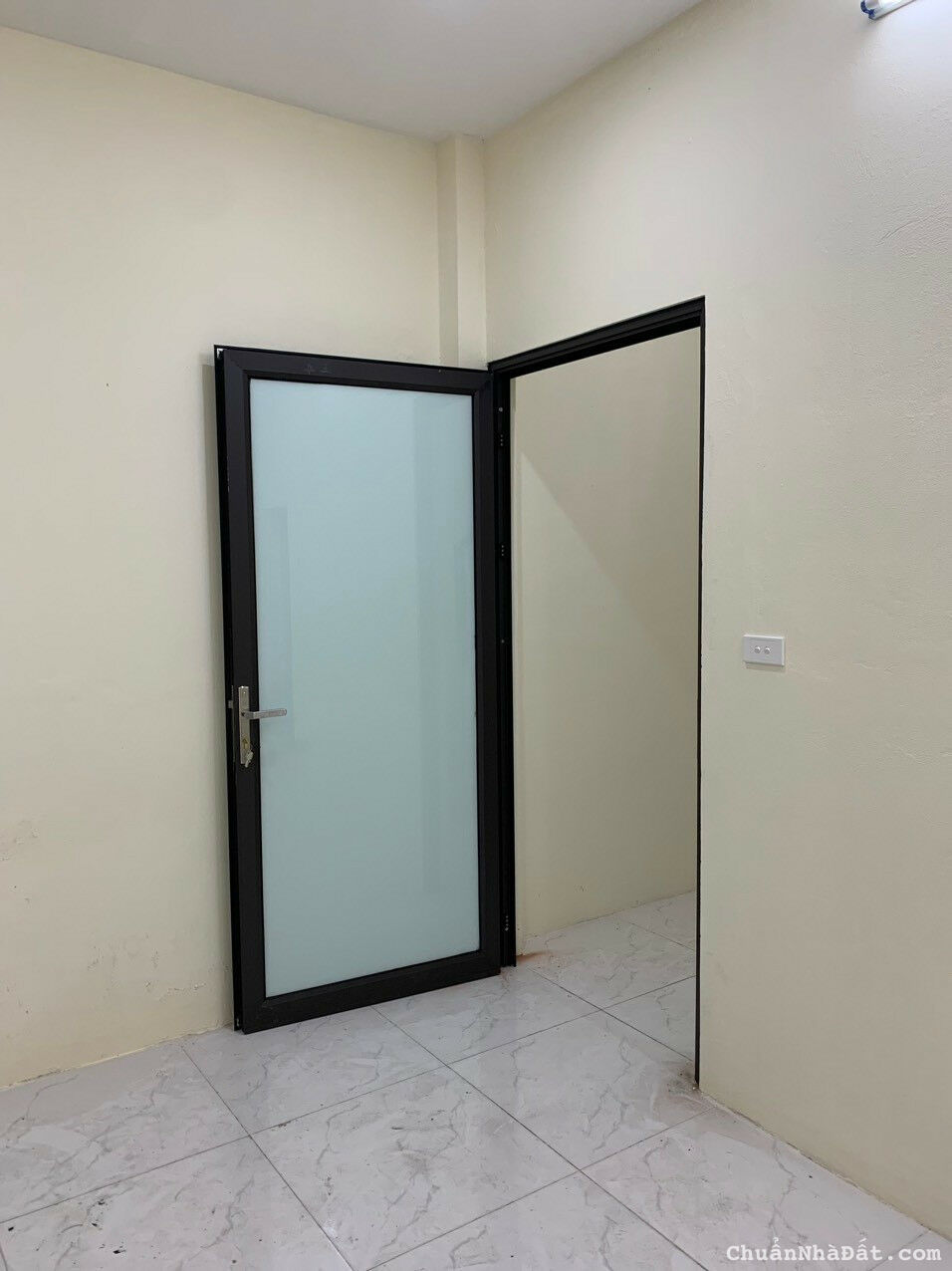 Cho thuê nhà riêng ngõ oto ở Đội Nhân Ba Đình Hà Nội