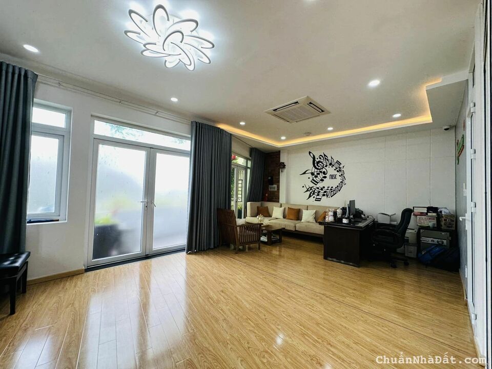 Khu VIP kinh doanh đa ngành, hẻm oto thông thoáng, Hoàng Hoa Thám, phường 7, 175m2, 3 tầng Khu VIP kinh doanh đa ngành, hẻm oto thông thoáng, Hoàng Hoa Thám, phường 7, 175m2, 3 tầng