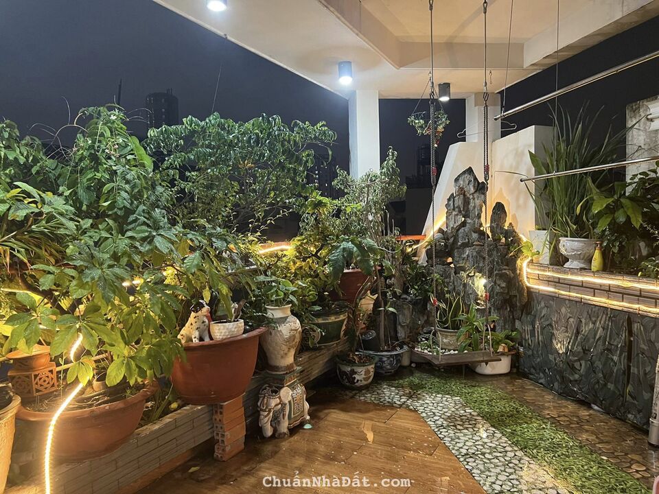 Gia chủ là người yêu thích cây cảnh, đổi nhà để có không gian tốt hơn nên bán 