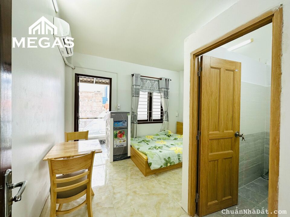 Căn Hộ Mới 100% - Ban Công Lớn - Full Nội Thất - Tác Bếp - Nga ETOWN Cộng Hòa - DH Greewich