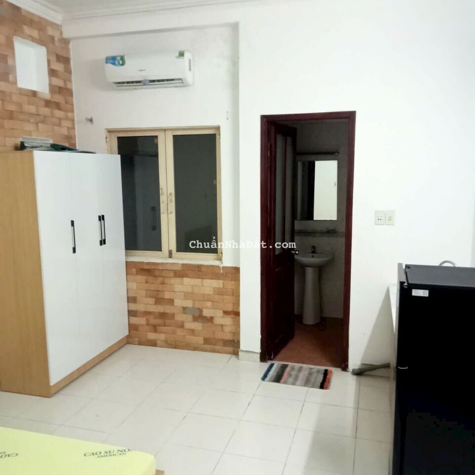  Phòng cho thuê ngay lầu 1 tại 63 Hoa Lan P2 Phú Nhuận