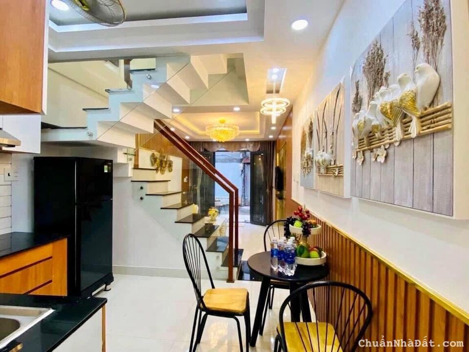 Bán gấp nhà ngợp thật sự đường số 14, phường 8, quận Gò Vấp diện tích 28,1m2