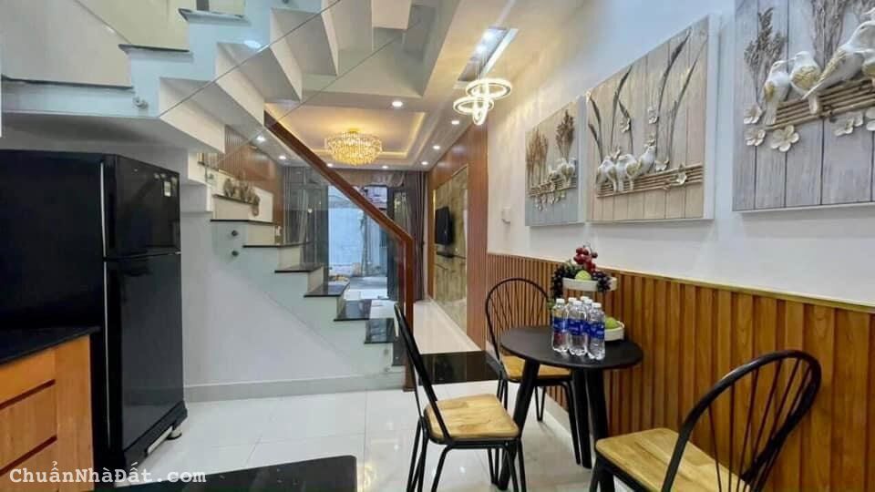 Bán gấp nhà ngợp thật sự đường số 14, phường 8, quận Gò Vấp diện tích 28,1m2