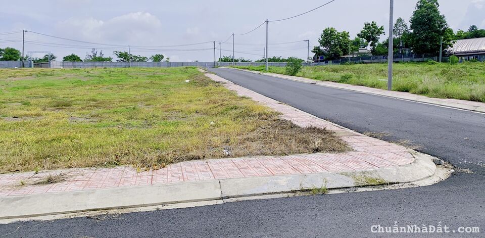 Kẹt vốn bán gấp đất KDC Bến Xưa 70m2 giá 1tỷ690, sổ sẵn sang tên liền trong ngày