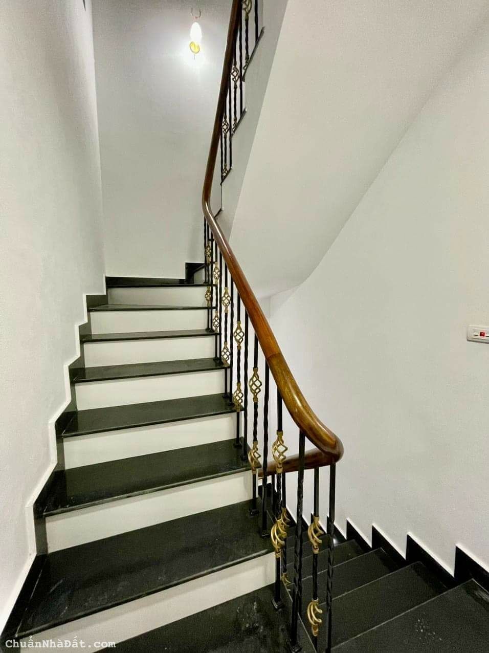 Bán nhà Đông Ngạc, ô tô tránh, ba bước ra đường, 50m2, 4T, 4.8 tỷ