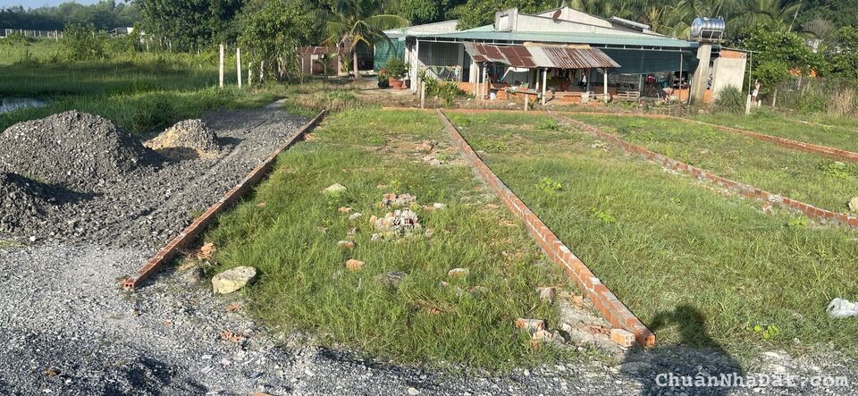 Em bán đất Cách Hùng Vương 50m thôi  - 178m2 ngang 5 , giá  420tr - Shr , full thổ cư  - cách Dt782