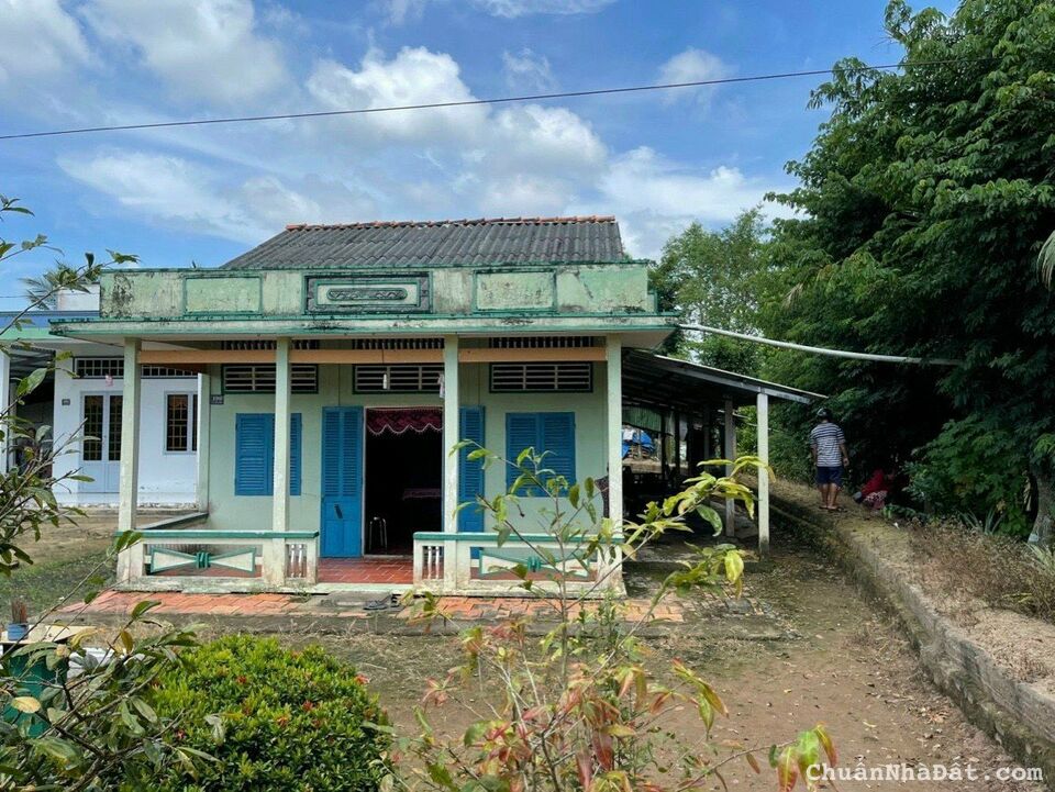 GIÁ 1 TỶ 350 TRIỆU: hơn 500m2 đất 2 mặt tiền sông tại Phú Thứ