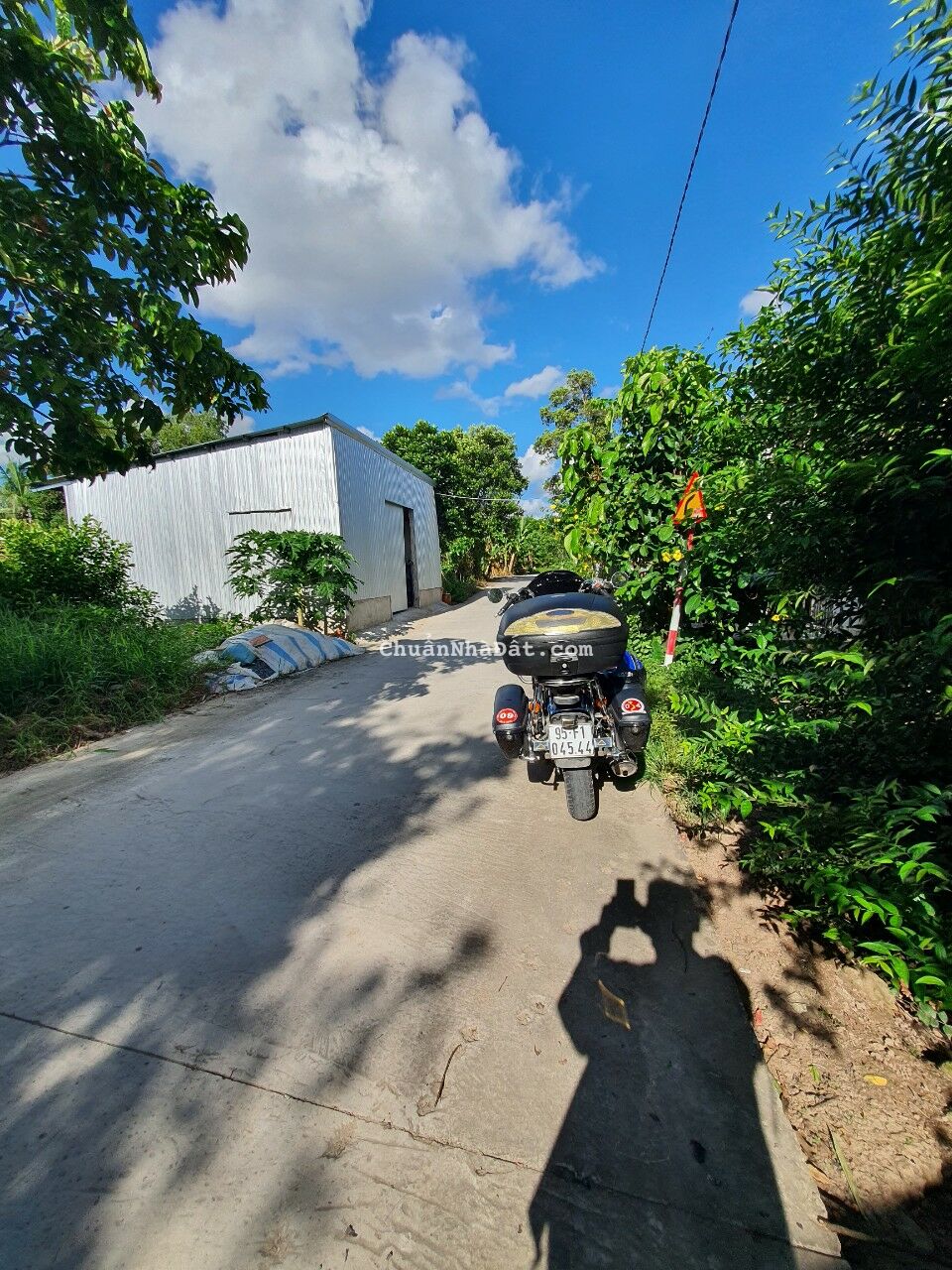 Bán 105,6m2 đất ( 6m x 18m, có 90m2 TC) Bán 105,6m2 đất ( 6m x 18m, có 90m2 TC)