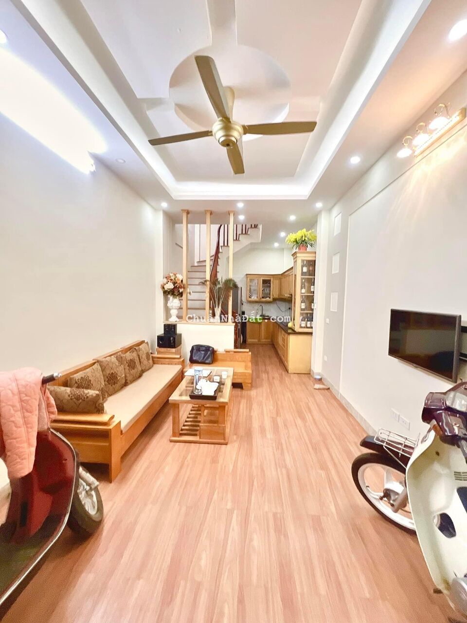 CHỈ 3.6 TỶ CÓ NHÀ HOÀNG QUỐC VIỆT - DIỆN TÍCH 33M2 x 4 TẦNG. CHỈ 3.6 TỶ CÓ NHÀ HOÀNG QUỐC VIỆT - DIỆN TÍCH 33M2 x 4 TẦNG.