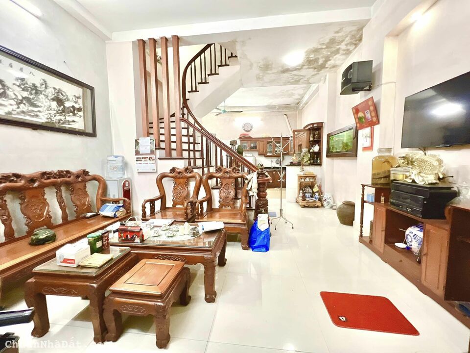 BÁN NHÀ NGÕ 79 CẦU GIẤY - DIỆN TÍCH 45M2 - 6 TẦNG - 6 PHÒNG NGỦ - GIÁ 5.45 TỶ (THƯƠNG LƯỢNG).