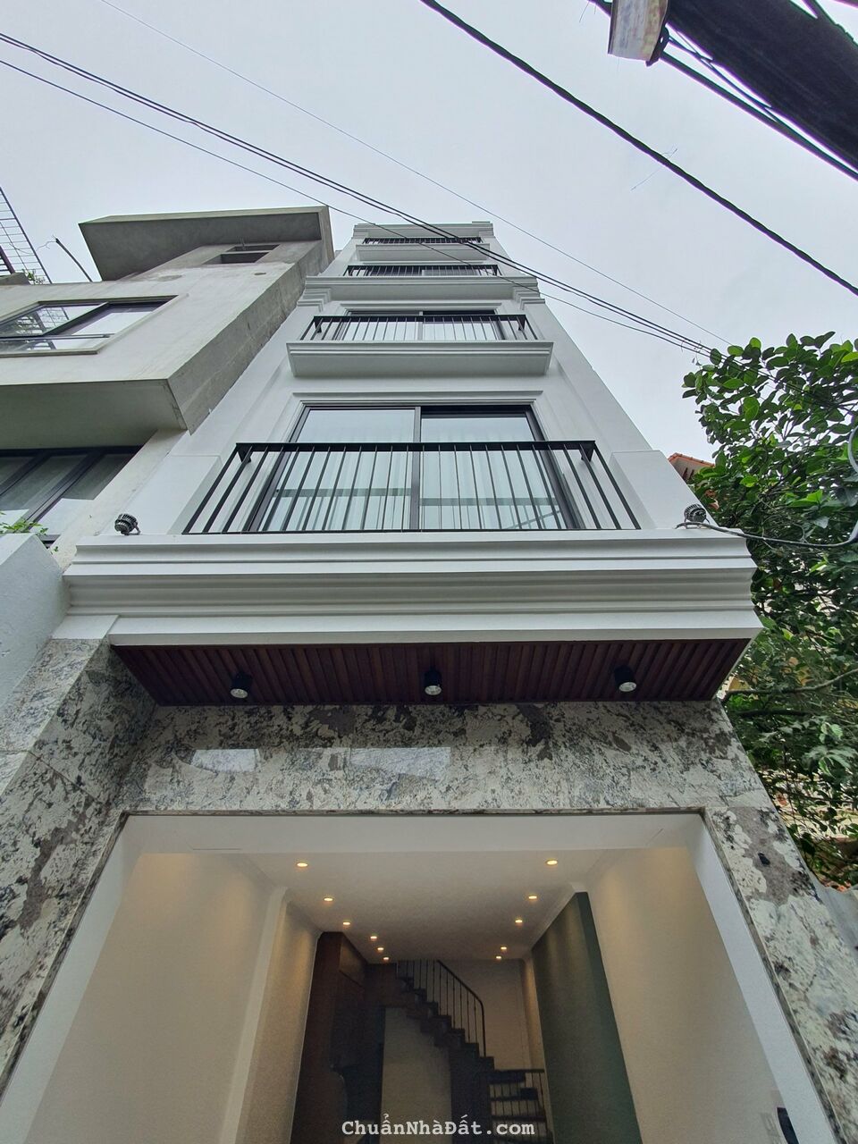 Bán nhà Cổ Linh đường Đàm Quang Trung khu Aeon Mall 39m 6 tầng Ô tô để Gara giá 4,95 tỷ