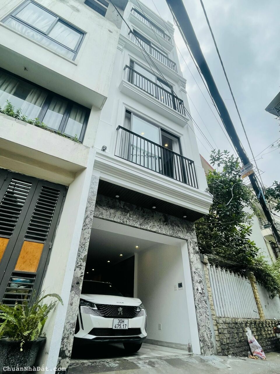 Bán nhà Cổ Linh đường Đàm Quang Trung khu Aeon Mall 39m 6 tầng Ô tô để Gara giá 4,95 tỷ